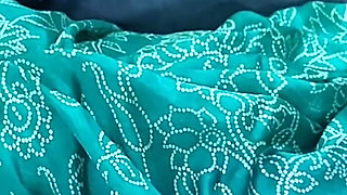 Step Sister and I Were Relaxing on the Bed When He Was Shocked to Think That I Suddenly Wanted to Have Sex with Him.