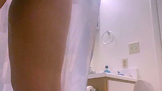 Sexynympho webcam model uses toy on clit to masturbate