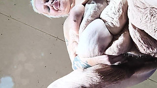 Wrinkled up Granny Cumming From Her Twat to Her Fanny