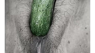 Cucumber put in the ass of a female friend