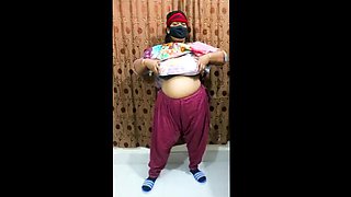 Desi Nude Show: Bangladeshi Girl Fingering and Dirty Talk in Bengali