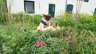Summer Throwback - a Bed in the Flowerbed!!