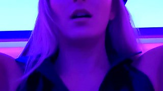 amateur blonde solo webcam