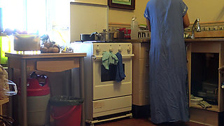 Turkish Muslim Wife Is Shocked When She Gets Suprise Cumshot From Perverted Husband