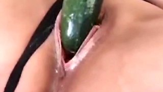 MILF Making Creampie with Her Greedy Pussy in Close-up Using a Zucchini Big Clitoris