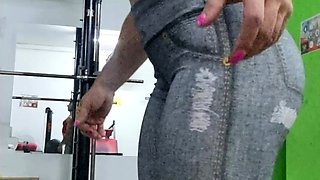 amateur amali2015 flashing ass on live webcam