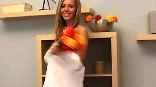 Amateur Webcam Cute Teen Plays Solo with Big