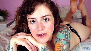 Molly Darling - Bisexual Encouragement