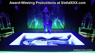 Reversed Snow White! Gatita Veve & Joe di Marco for SinfulXXX