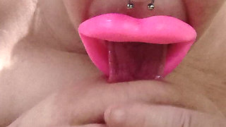 Heard of the Bigmouth Show? Watch This Whore Really Blow Till You Blow