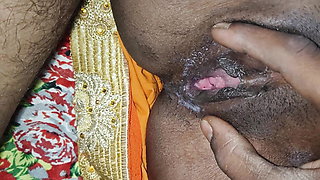 Husband opened his wife's saree and fucked her