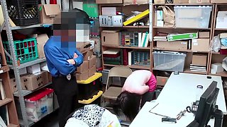 Hardcore bang-out with a dark-haired teen woman ends in a