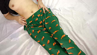 Indian Desi school girl's boyfriend brought her to Oyo and fucked her tight pussy for the first time