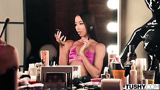 Perfect Eve Sweet and Matthew Meier's handjob scene