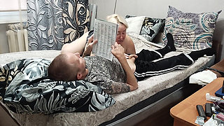 Girlfriend Gives Blowjob for a Portion of Hot Cum