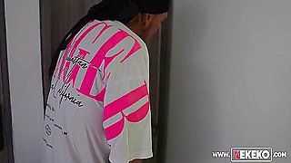 My Stepsister Takes Advantage Of The Fact That She Is Alone At Home To Fuck The Delivery Man And End Up With Her Pussy Full Of Milk