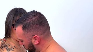 Candid Lola, 22, gets roughed up by two studs! - Jacquie et Michel TV