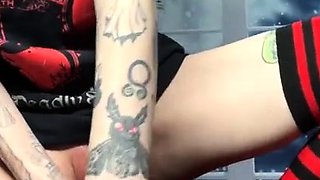 Very hot amateur thai teen girl toying her pussy on cam