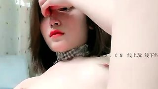 Amateur asian loves masturbating her sweet teen cunt