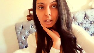 Young amateur teen in solo masturbation getting kinky