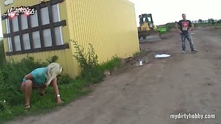 German amateur MILF fucking at construction area