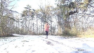 Lara Fox's curvy porn by Pissing Street