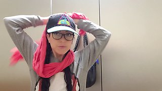 Girl piss, urinate, nerdy faery piss