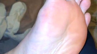 CRUSH GODDESS STEPHANIE - Stinky Feet Ugg Boot Removal