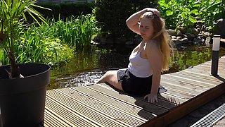Masturbating in the Sun with Squirt!!