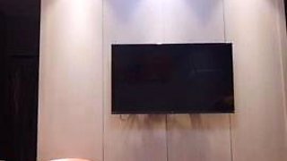 新人大肥臀御姐 ，白襯衣浴室搔首弄姿