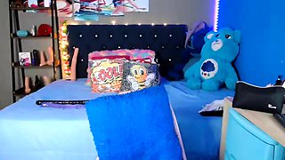 Sexy hottie Anetta Keys enjoys a solo toy masturbation
