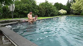 First Pool Fuck on Vacation!!