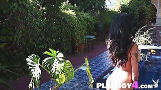 Perfect breasts Ebony mommy posed naked