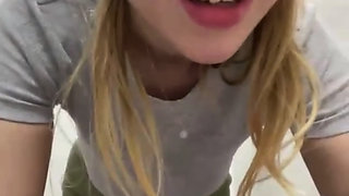 Extreme fucking and squirting in the gym