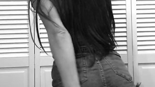 Sexy ass shaking just for you!