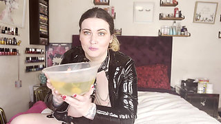 Miss Ffw Was Bursting for a Piss