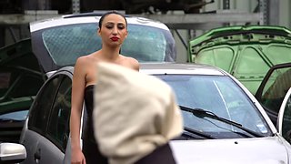 Léa, 27, manager of a lingerie shop in Marseille! - Jacquie et Michel TV