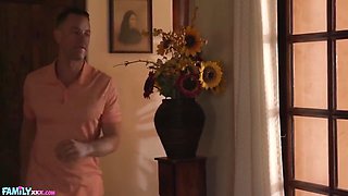 Brad Newman, Family Xxx And Chloe Rose - Knows Her Stepdaddy Is Always Right