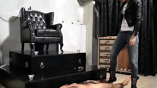 Horny amateur girls with a foot fetish play along