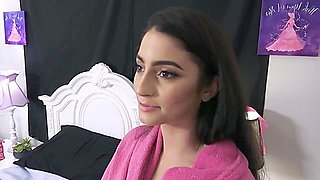 My Stepsister Makes Me Horny