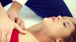 Sexy teen fingered at erotic massage