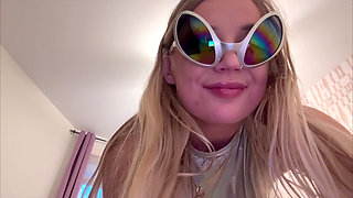 Phoenix Sinz's Futuristic Giantess Domination 4K POV Shrinking Fantasy Awaits!