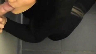 Das Glory Hole Am Busbahnhof