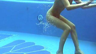 Juicy Russian Babe In The Pool - Lina Mercury