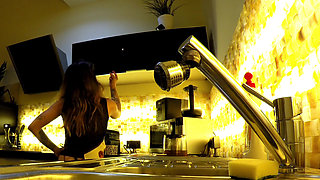 Beautiful redhead hot latina amateur in the kitchen NO PANTIES