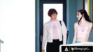 Delightful Lexi Luna - babe action - Mommy's Girl