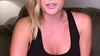 Hot amateur blonde pregnant toying her pussy solo