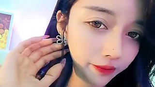 Amateur Asian teen sucks this big hard cock