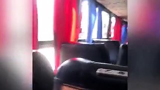 Mi girlfriend sucks me in public