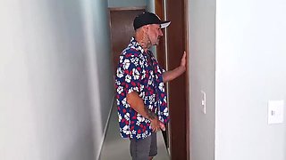 Young Girl Gets Fucked in Bathroom by Old Man - Ksalnovinhos & Fanny Squirting Taboo Teen Sex